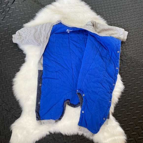 Superman onesies - Picture 2 of 3